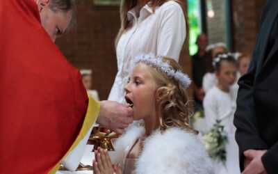 Recevoir la première communion